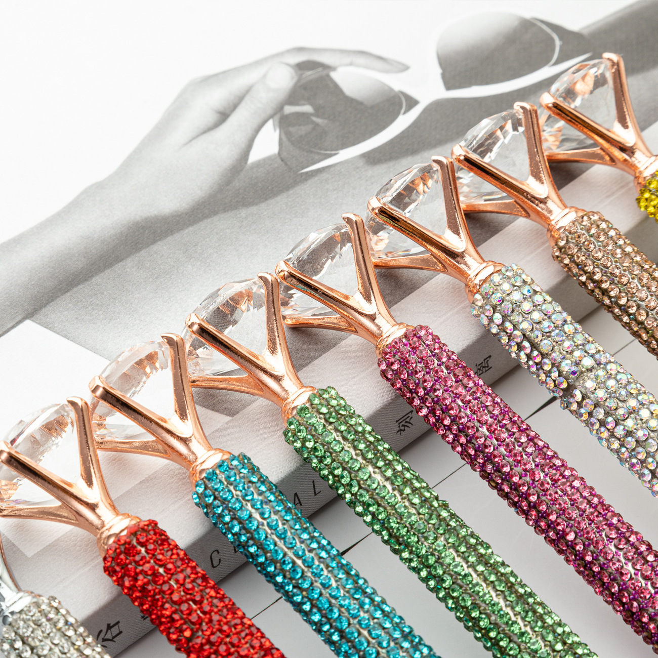 Fábrica de bolígrafo de diamante grande bolígrafo de metal rotativo bolígrafo de cristal bolígrafo de diamante publicitario bolígrafo de regalo