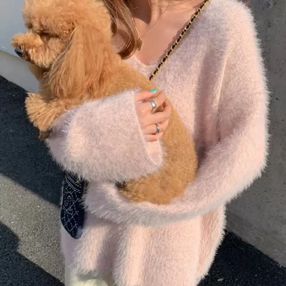 2023秋冬韩版长袖水貂毛V领纯色宽松遮肚上衣毛衣显瘦减龄打底衫