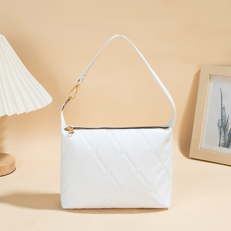2025 nuevo bolso de flor resistente al óxido de moda simple ocio versátil bolso de diamante, bolso suave de alta calidad image 5