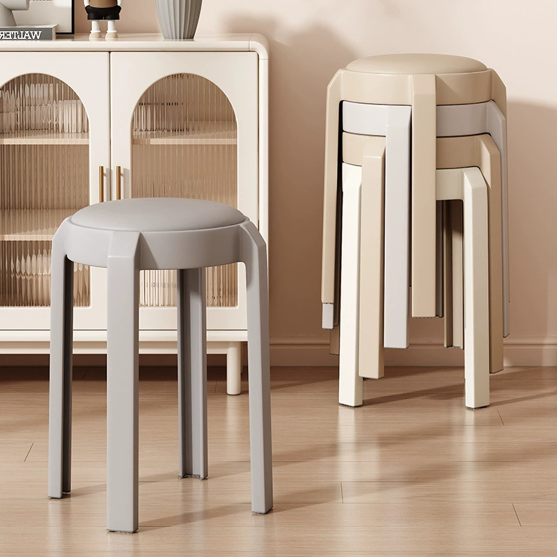 Пластиковые табуреты для домашнего использования, утолщенные современные простые обеденные столы, круглые табуреты, прочные мягкие пластиковые скамейки для гостиной.