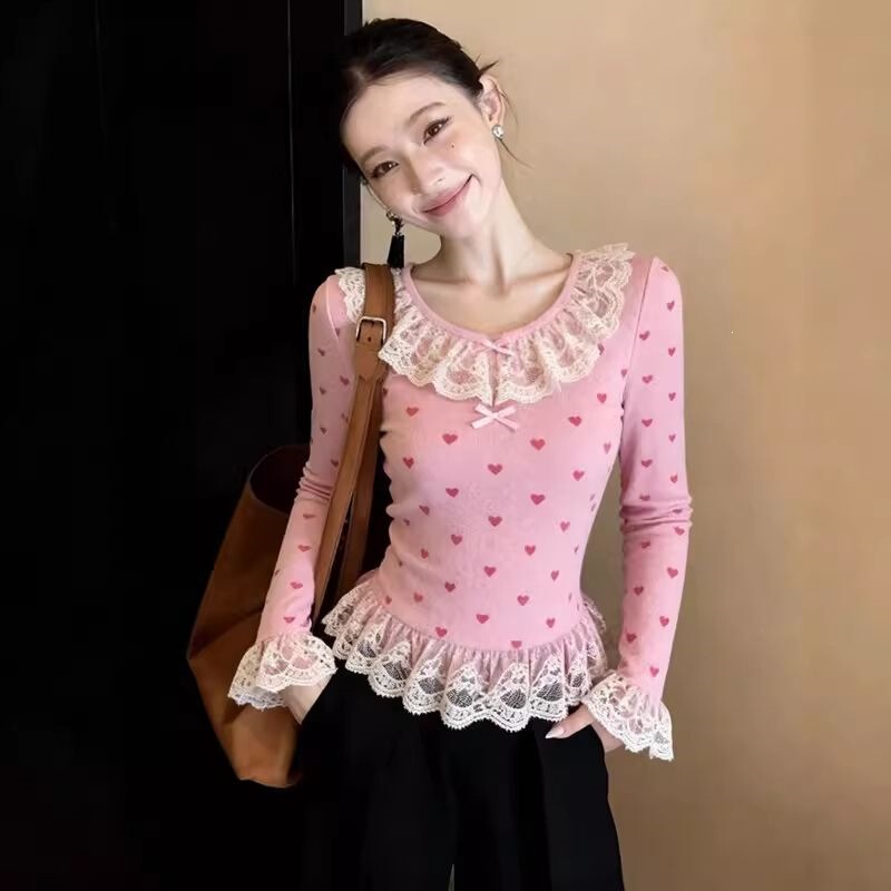 Sweet-style pink heart-patterned lace long-sleeve top, a new spring/autumn design that is slim-fitting, flattering, and elegant, perfect as an inner layer or base shirt