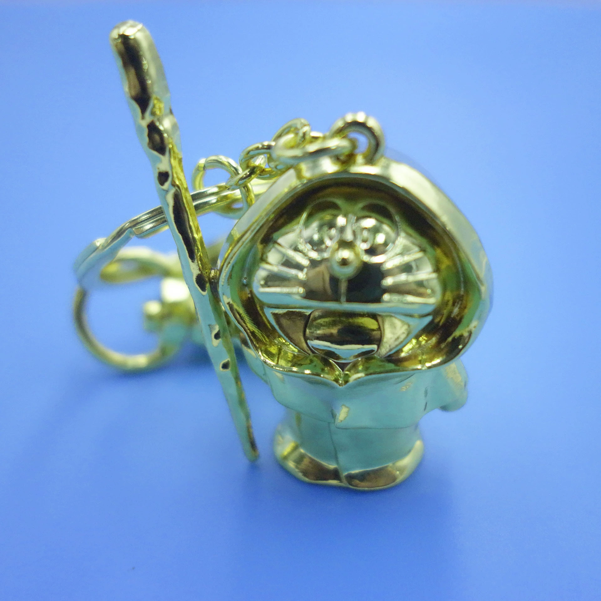 Периферийный брелок Doraemon по индивидуальному заказу из цинкового сплава с гальваническим покрытием, имитация золота, аниме, мультфильмы, пленка и телевидение, периферийные сувениры