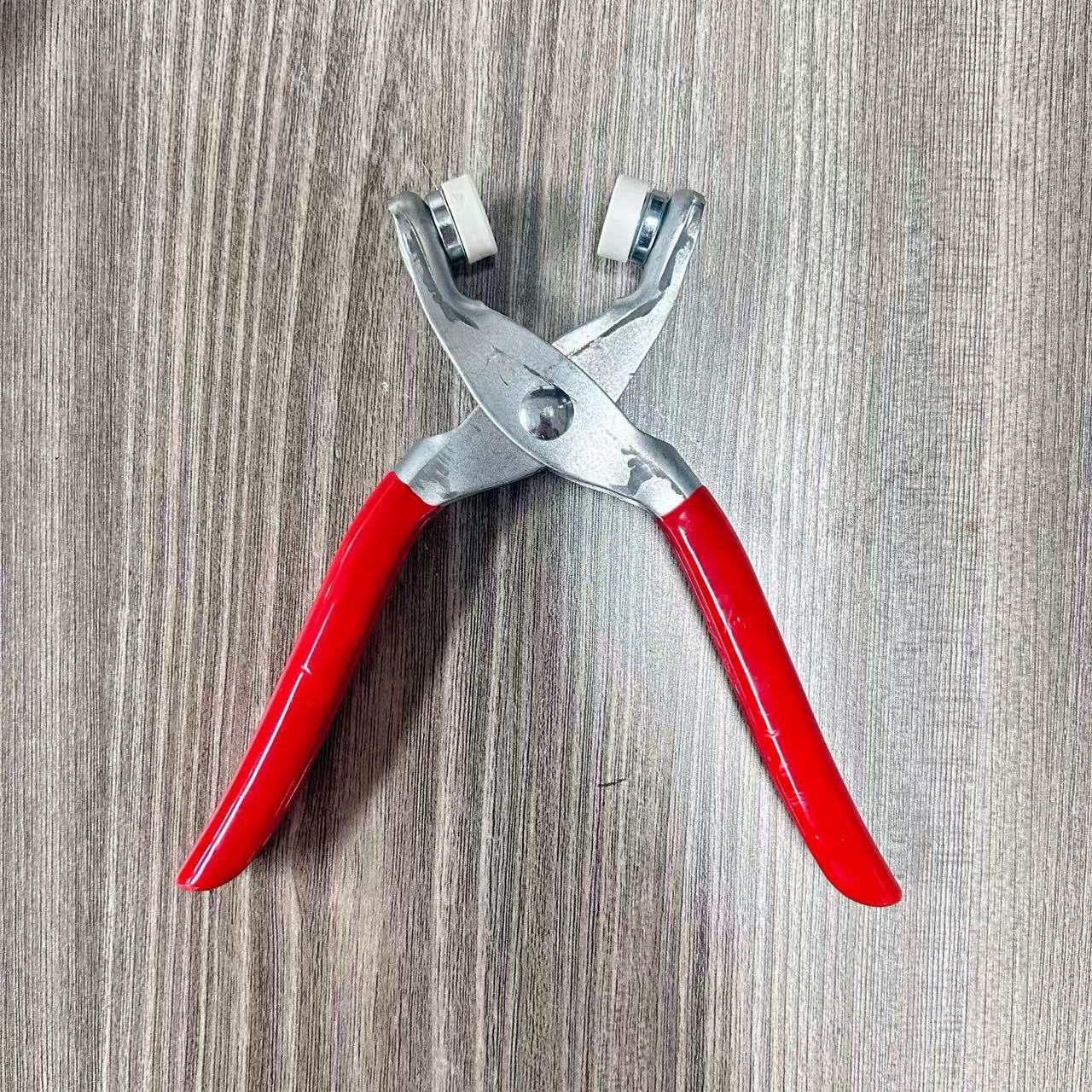 Pasando en el comercio electrónico de cinco dedos hebilla de cobre bebé trepa ropa de botón de acero inoxidable sin costura hebilla de garra ropa infantil DIY botón