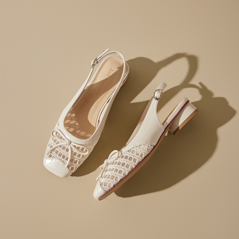 Sandal nữ mũi tròn quai ngang nơ bướm cổ điển, gót thấp thoáng khí — CV21 Bạc