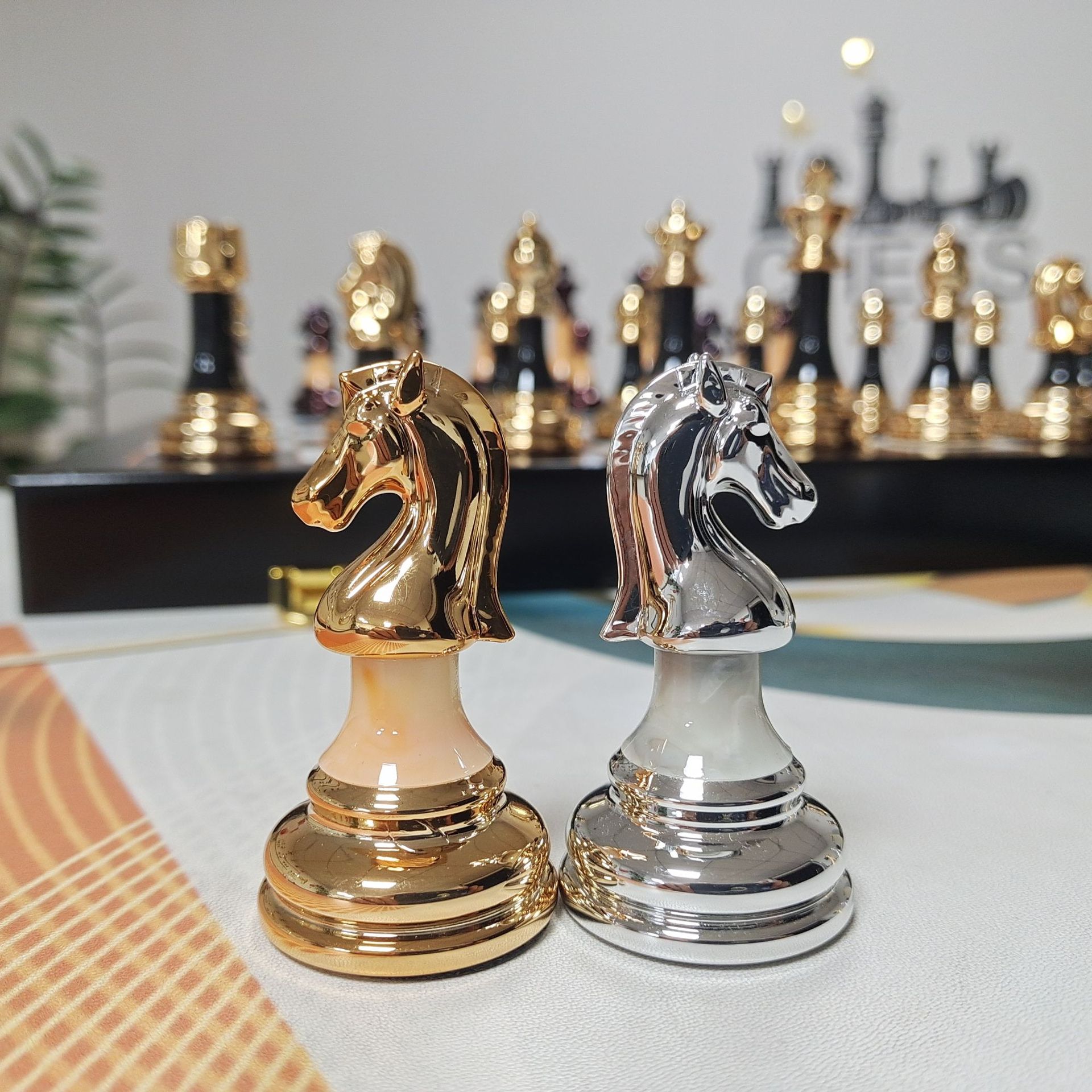 Fábrica directa de alta calidad ajedrez piezas de mesa juegos de comercio electrónico ventas calientes europeas piezas de ajedrez de alta gama de 3,5 pulgadas