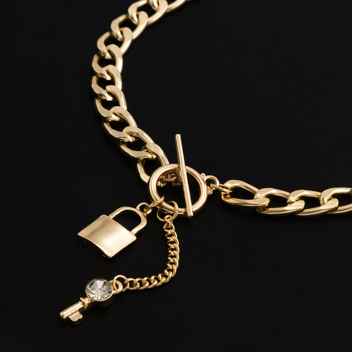 Européenne Et Américaine Strass Clé Cadenas Pendentif Creux Ot Boucle Collier display picture 9