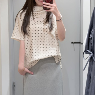 �F؛ CSŮ�b���|�A�c�����OӋ�жѴ��I��ϵ���r������1322913003