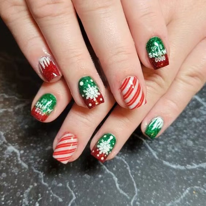 Christmas Sparkling Red and White Stripesd Snowflake Pattern Design Short Square Wearable Manicure Nails Export Fake Nails