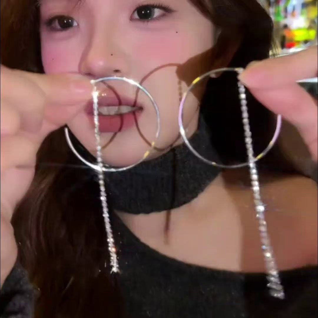 Korean-Style Large Circle C-Shaped Chain Tassel Earrings for Women 2025 New Popular High-End Earrings That Make the Face Look Smaller