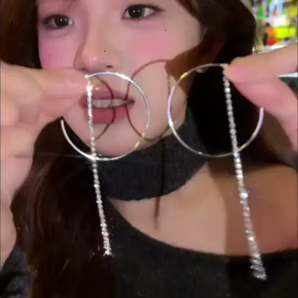 Korean-Style Large Circle C-Shaped Chain Tassel Earrings for Women 2025 New Popular High-End Earrings That Make the Face Look Smaller