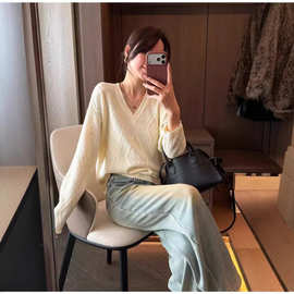 韩版菱形格提花V领针织打底女 2026新款春季设计感温柔风显瘦毛衣