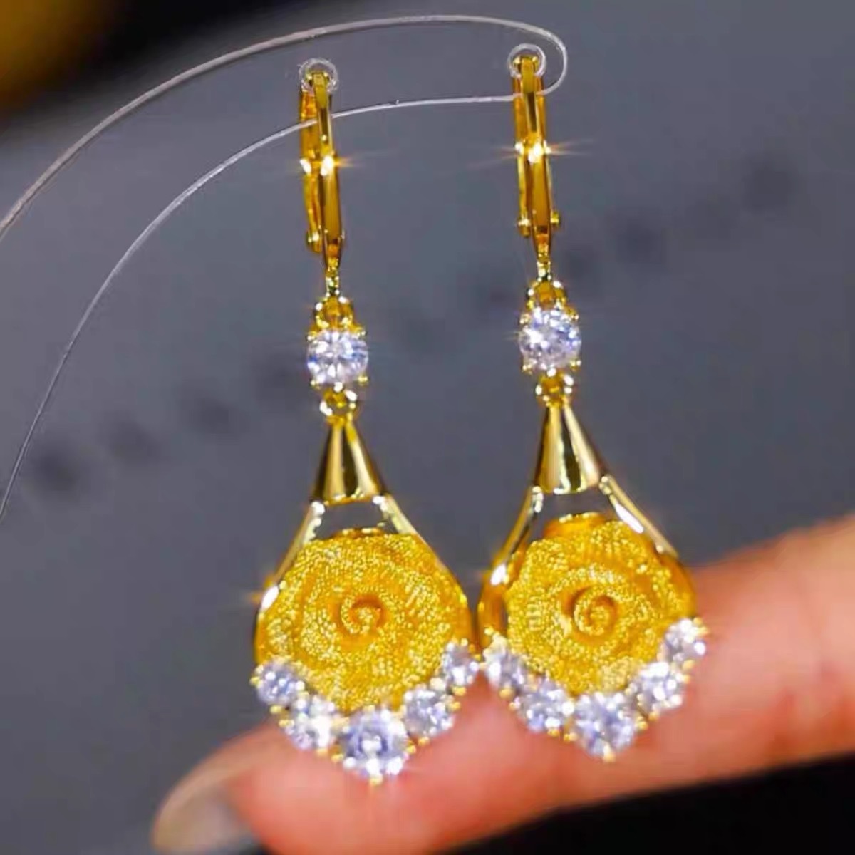 Diamond-Encrusted Mesh Rose Flower Earrings with Tassels, Light Luxury Niche Design, Versatile and Stylish Earrings