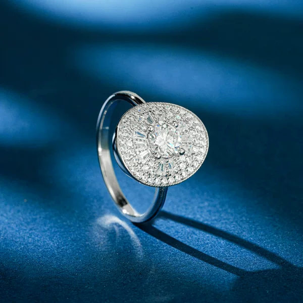 Oval Moissanite Ring for Women, Delicate and Simple, Fresh Style, Versatile and Elegant, Popular on Xiaohongshu, Versatile Round Design
