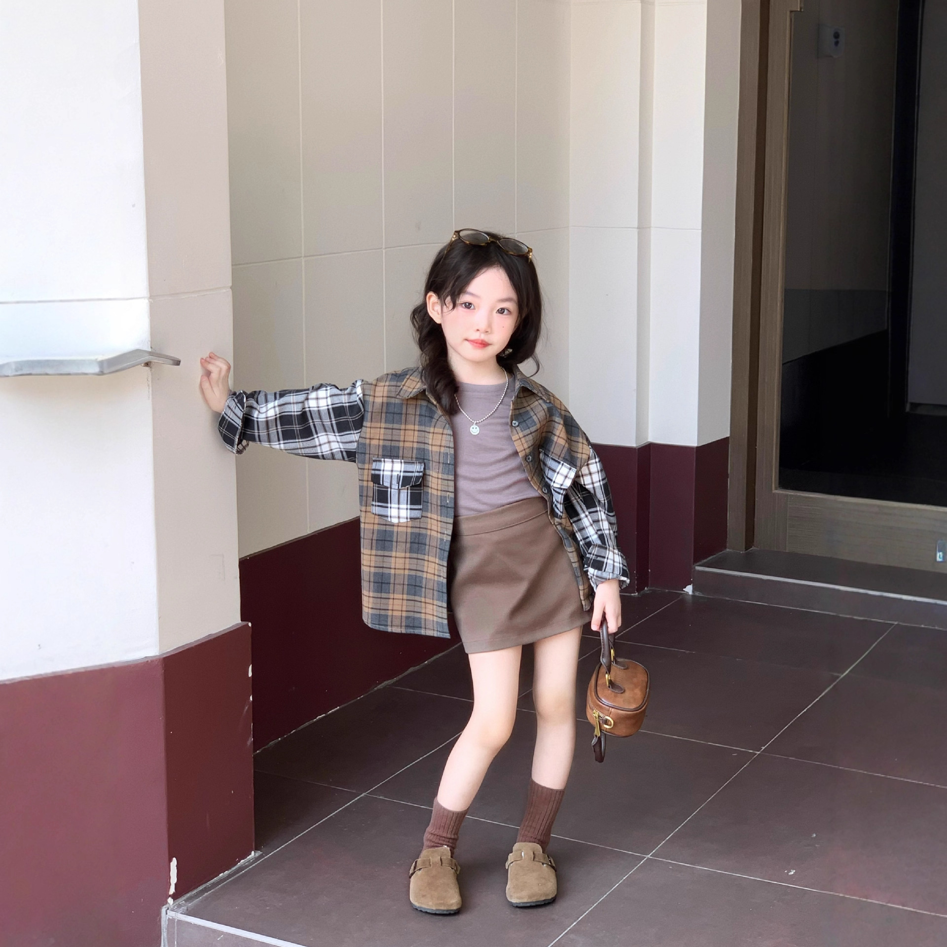 2025女童秋季设计感小众复古拼接格子衬衫儿童慵懒风衬衣洋气