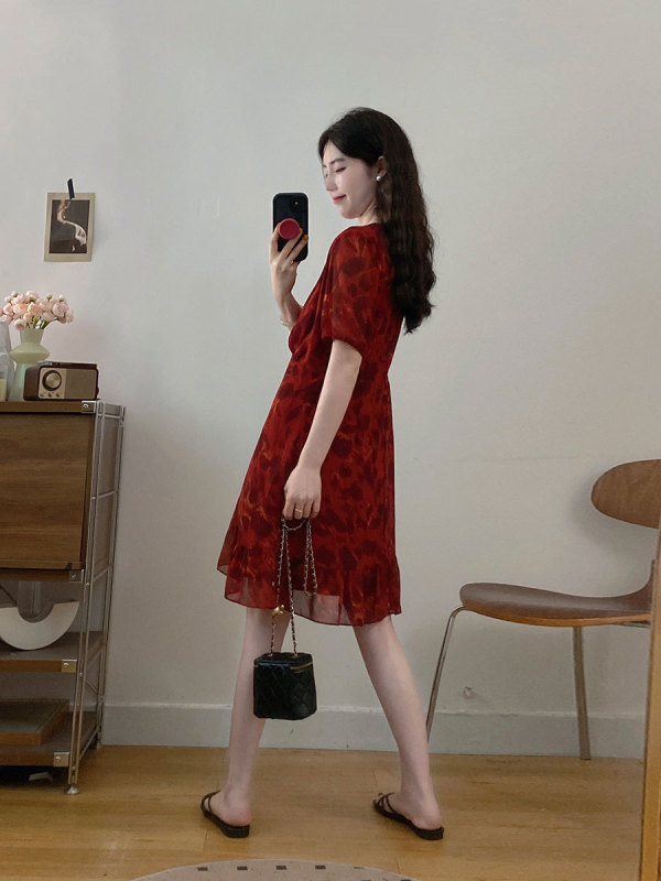 2025 プラスサイズの女性のフレンチレッド気質花柄ドレスファット MM 夏の美しいショートスカートは肉を隠し、スリムに見えます|undefined