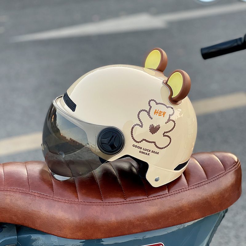Electric Motorcycle Helmet Men and Women Universal Four Seasons
