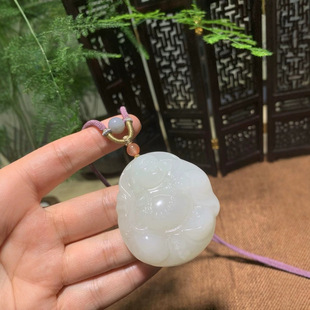 Hetian jade suede jade Maitreya Buddha, white and delicate, oily, carved Maitreya Buddha laughed heartily,