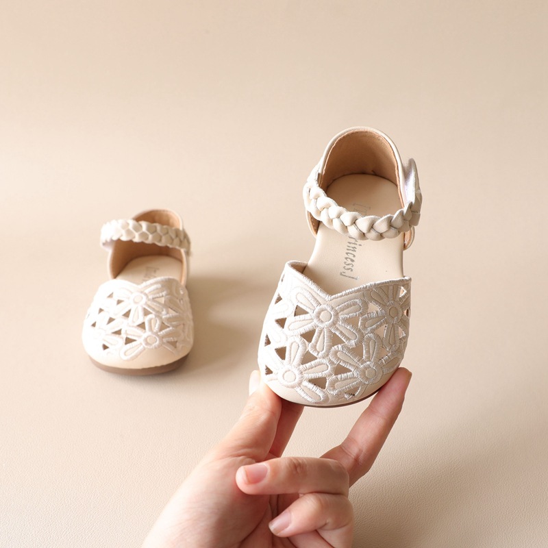 Cui ya ya 2024 summer flower hollow female baby shoes 1 1 2-3 years old girl semi sandals baby toddler shoes