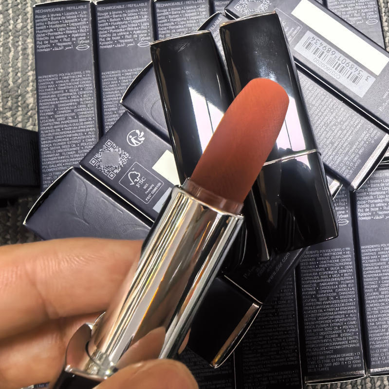 Magnetic Blue-Gold Black Tube Matte Lipstick, Velvet Matte Finish, Long-Lasting, Non-Stick Cup, Moisturizing, Brightening, High-End Texture Lipstick Do