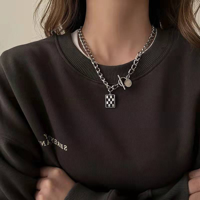 Korean hiphop Tbutton necklace female plaid titanium steel collarbone chainpicture1