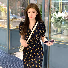 韩系碎花连衣裙女2025夏季新款法式泡泡袖V领收腰显瘦裙子茶歇裙