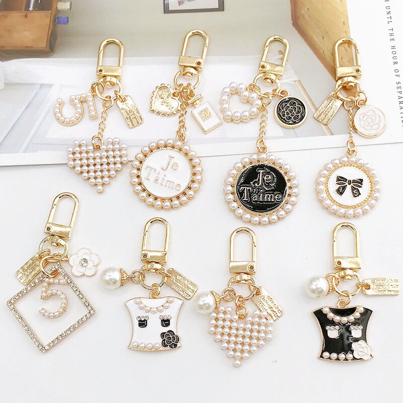 Yi Lian Jewelry New Style Chanel Style Keychain Pendant airpods Protective Case Hanging Jewelry Bag Key Chain Women
