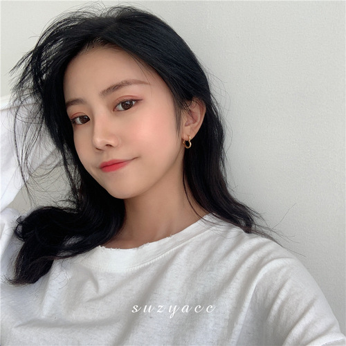 Korean S925 sterling silver love earrings for women, light luxury design earrings, niche design earrings, simple personalized earrings