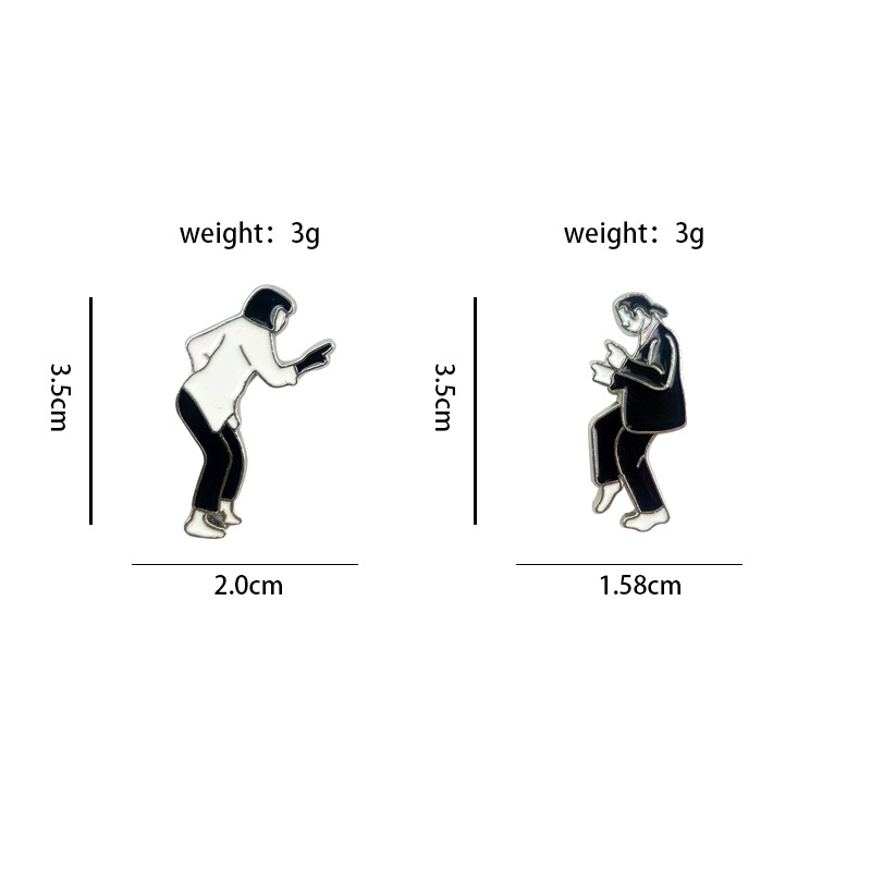 Broche de metal de personajes periféricos de películas transfronterizas, ropa de hombre en blanco y negro simple creativo, mochila, accesorios, collar de insignia