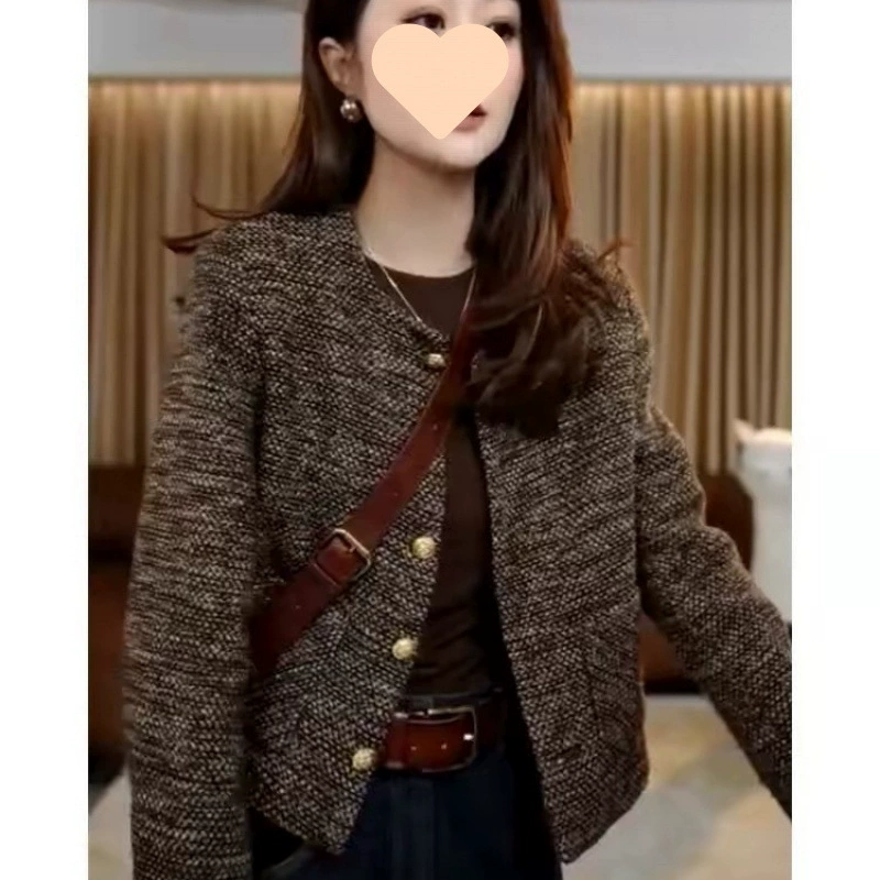 Короткая куртка в стиле Chanel 2025, новая мода для миниатюрных женщин, стильное твидовое короткое пальто.