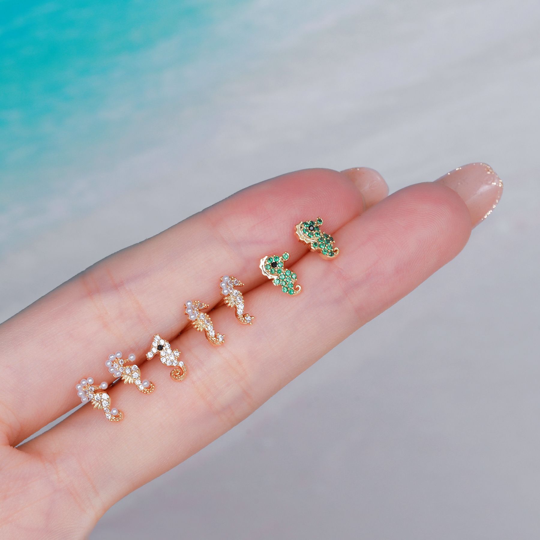 Fashion Hippocampus Brass Inlaid Zircon Ear Studs 1 Piece