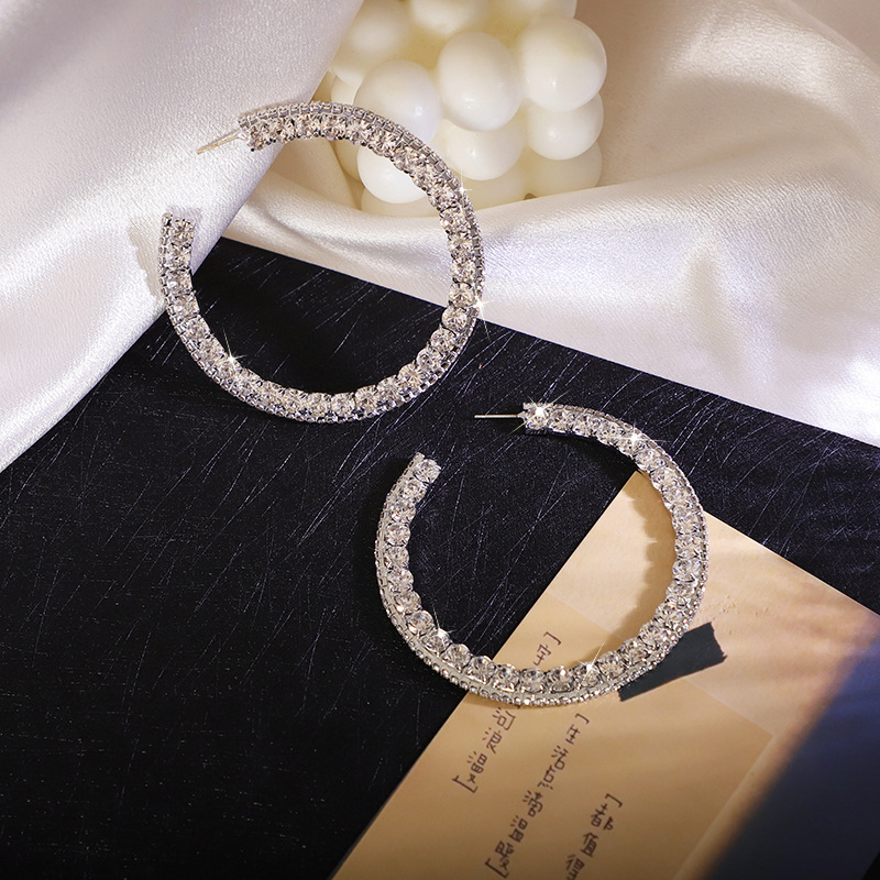 Korean new rhinestone Cshaped simple fashion temperament earrings wild full diamond earringspicture2
