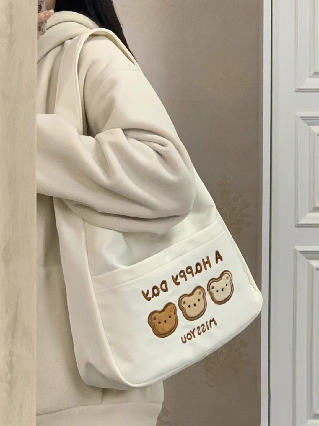 ins windsail cloth bag for girls, large-capacity student class single-shoulder tote bag, casual, cute and versatile bear shopping bag Specification drawing