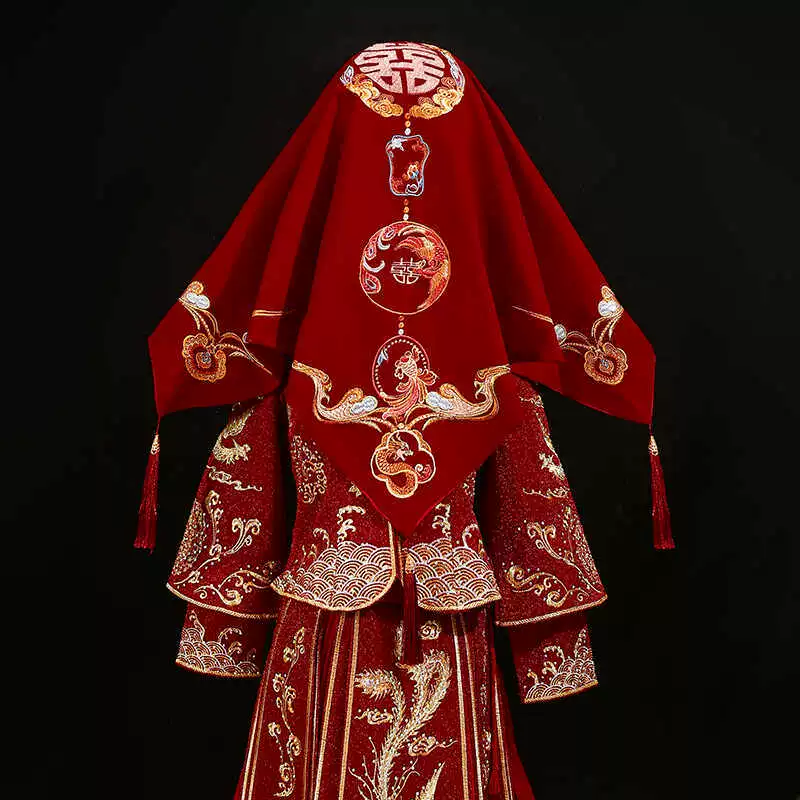 Chinese -style bride 2024 new red hijab, tassel wedding hijab, red embroidery dragon and phoenix Xiuhe service ancient Xipa