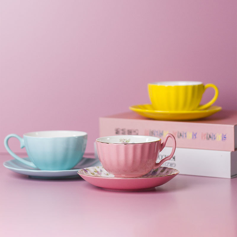 Tazas de café transfronterizas tazas de cerámica tazas de café de la tarde tazas de calabaza tazas de porcelana hueso tazas de café un plato conjunto