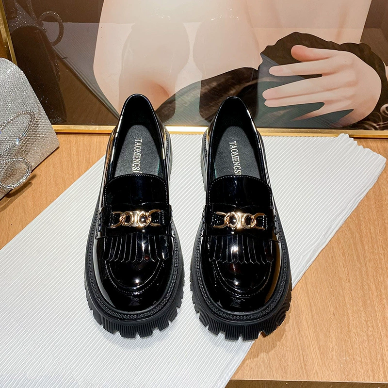 668-39 Huidong Yixinda ретро-лоферы в британском стиле с кисточками, массивный каблук, толстая подошва, увеличивающие рост женские кожаные туфли.