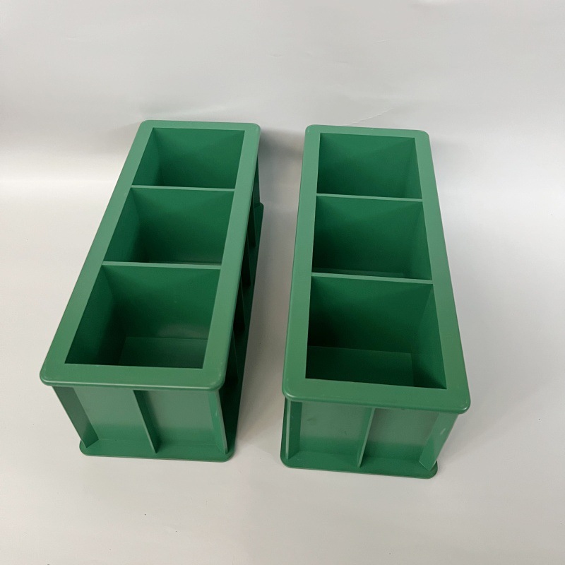 建筑水泥塑料试模实验盒100三联试模抗压抗渗塑料试模脱模枪