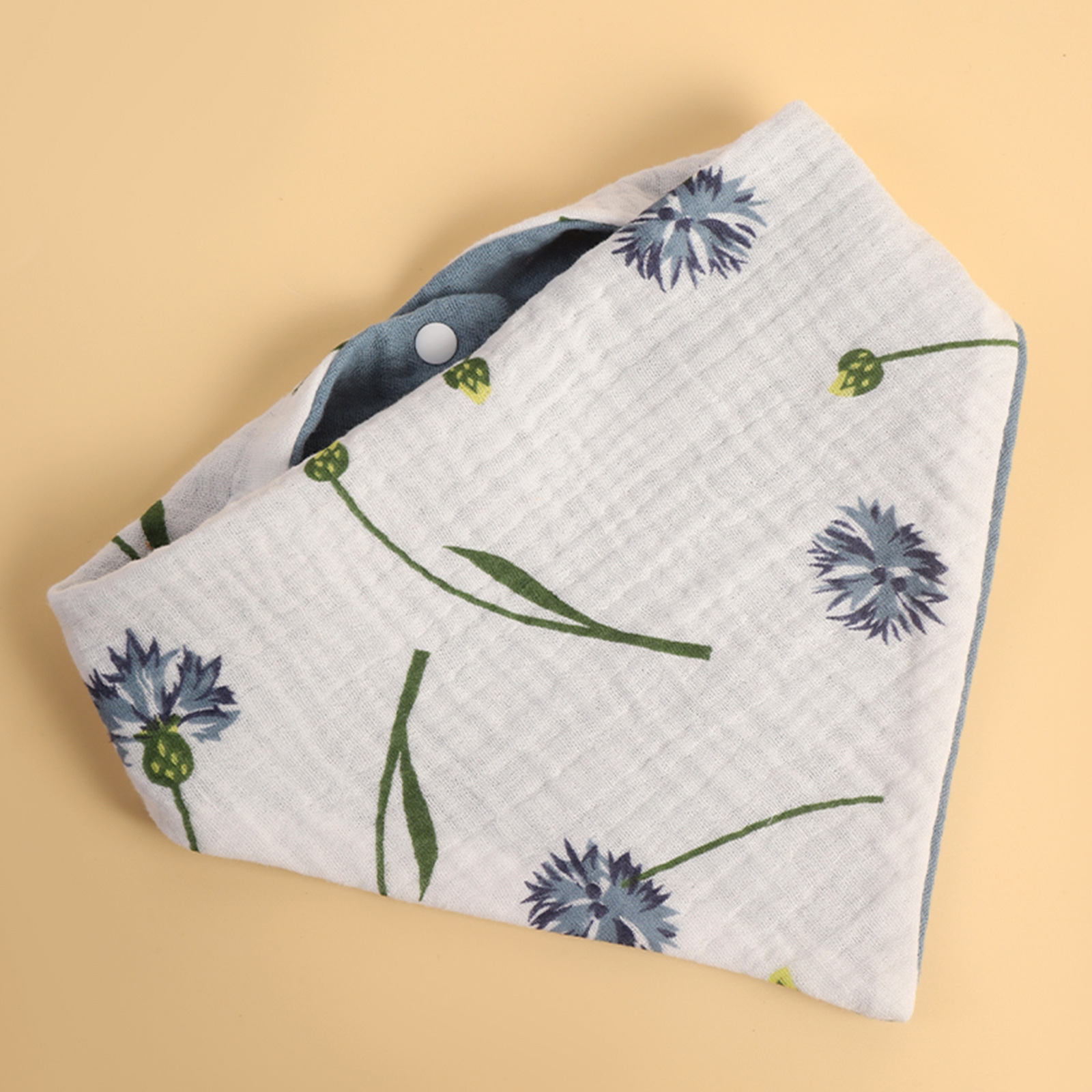 Cuatro capas de gaza de algodón para bebés absorción de agua triángulo buñuelo de saliva positivo y negativo para contraste de color delantal de bebé transfronterizo