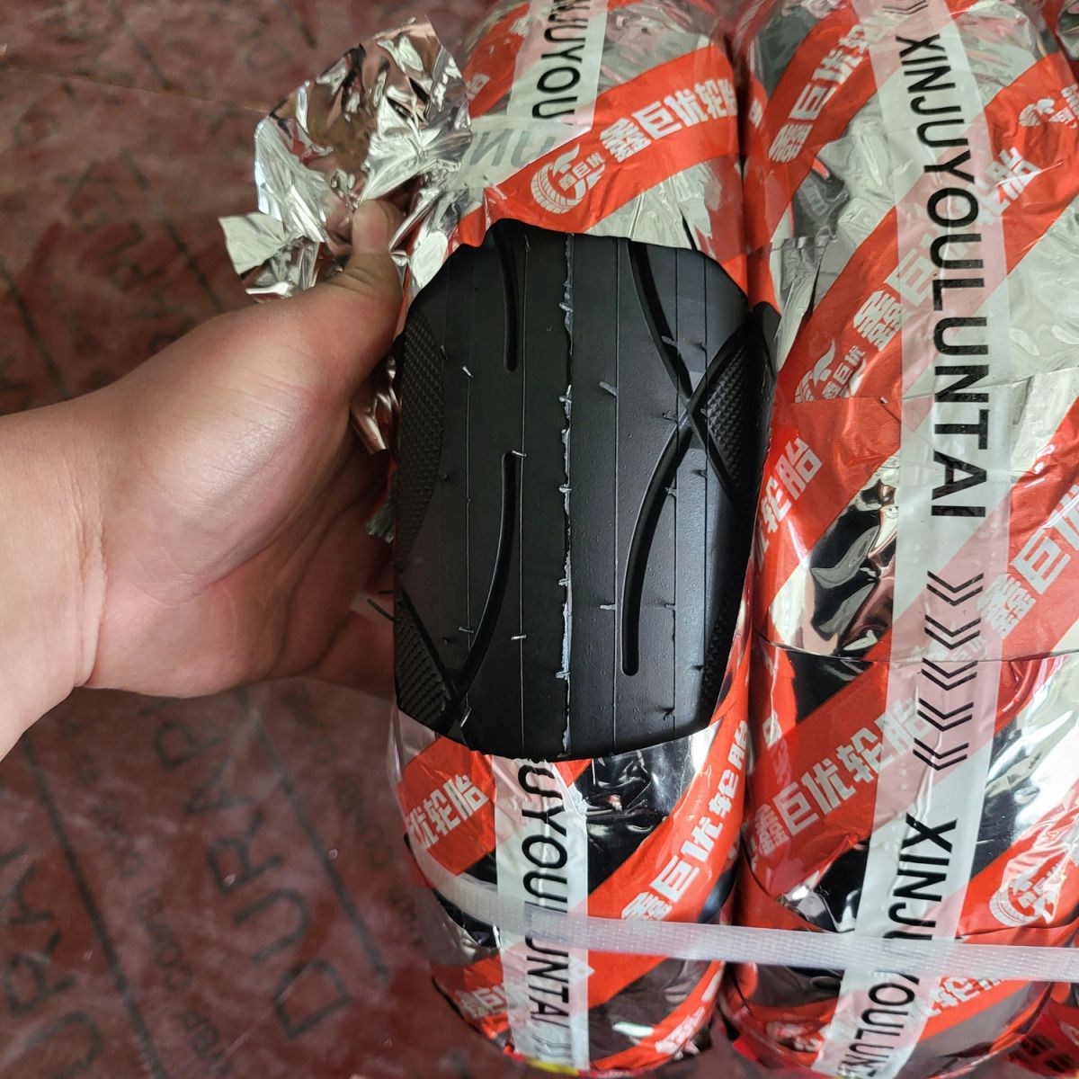 The Price of 5 Pieces of Xinguanyou 3.00-8 Vacuum Tires for Electric Vehicles Is American Xinguanyou Vacuum Tires