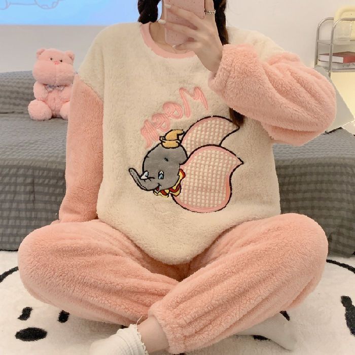 Pijamas de invierno al por mayor transfronterizos franela espesa dulce caricatura de mujeres ocio de manga larga calentamiento coral terciopelo ropa para el hogar