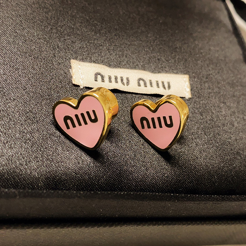 ミスミウ 24 エナメルピーチハートイヤリングライトラグジュアリースタイル miu 新しい気質イヤリングインターネットセレブ同じスタイルのハイバージョン女性|undefined
