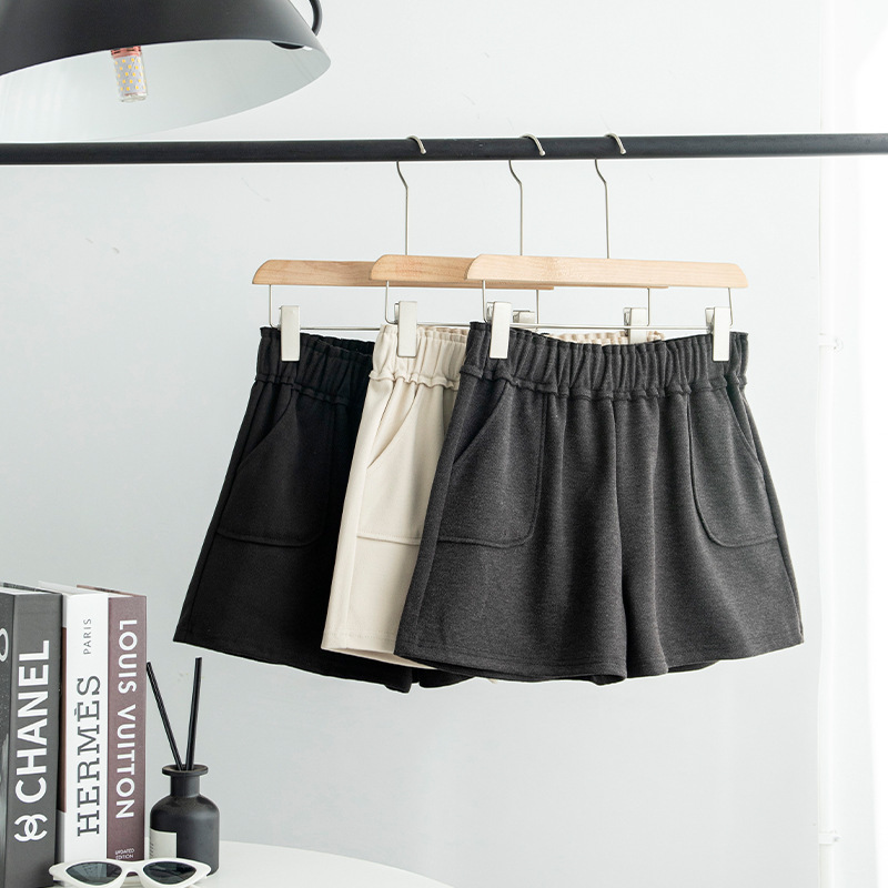 High-Waisted Woolen Shorts for Women, Autumn and Winter 2026 New Style, Spring New Arrivals, Wide-Leg Pants, Slimming, Loose-Fitting Boot Shorts for Women