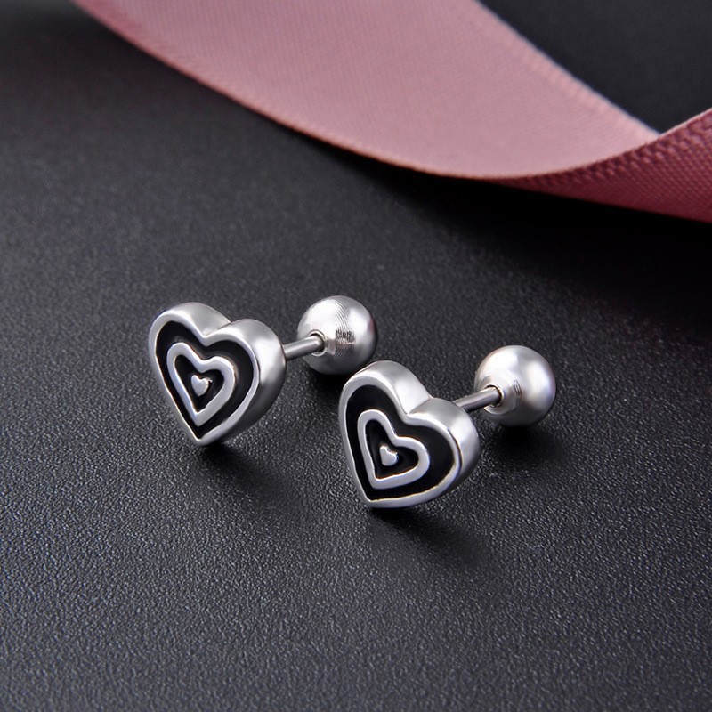 S925 plata esterlina negro precioso Stud pendientes para mujeres verano simple estilo frío nicho diseño pequeña joyería de plata melocotón corazón pendientes