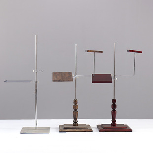 ���b����ģ�����ѝ��Ь�����ѝ��Ь�н�ɫ�yɫ��ľ