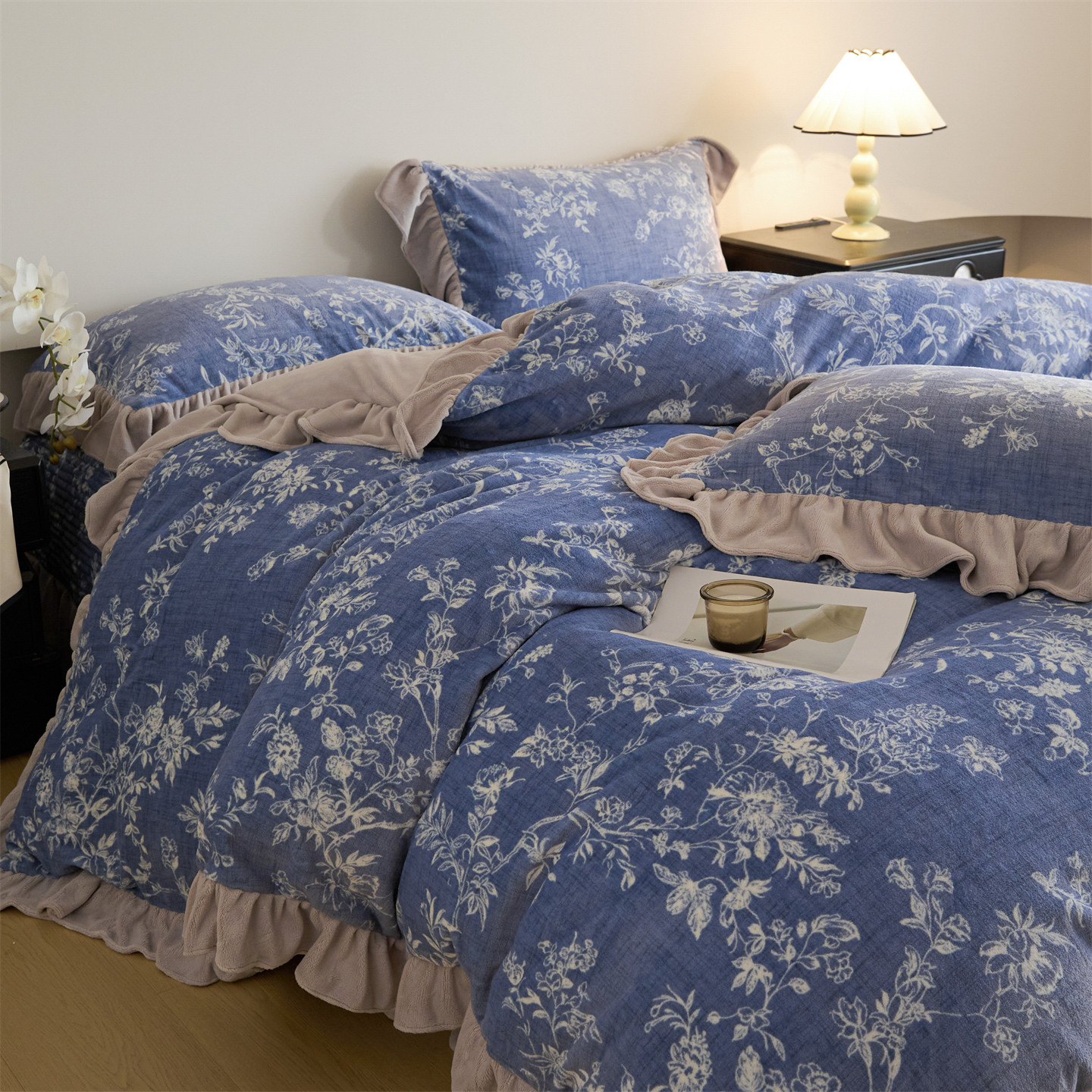 Nordic French Vintage Boho Korean-style Lace And Fleece Bedspread Four-piece Set, French Vintage Floral Milk Velvet Duvet Cover, Thickened Bed_voghion.com