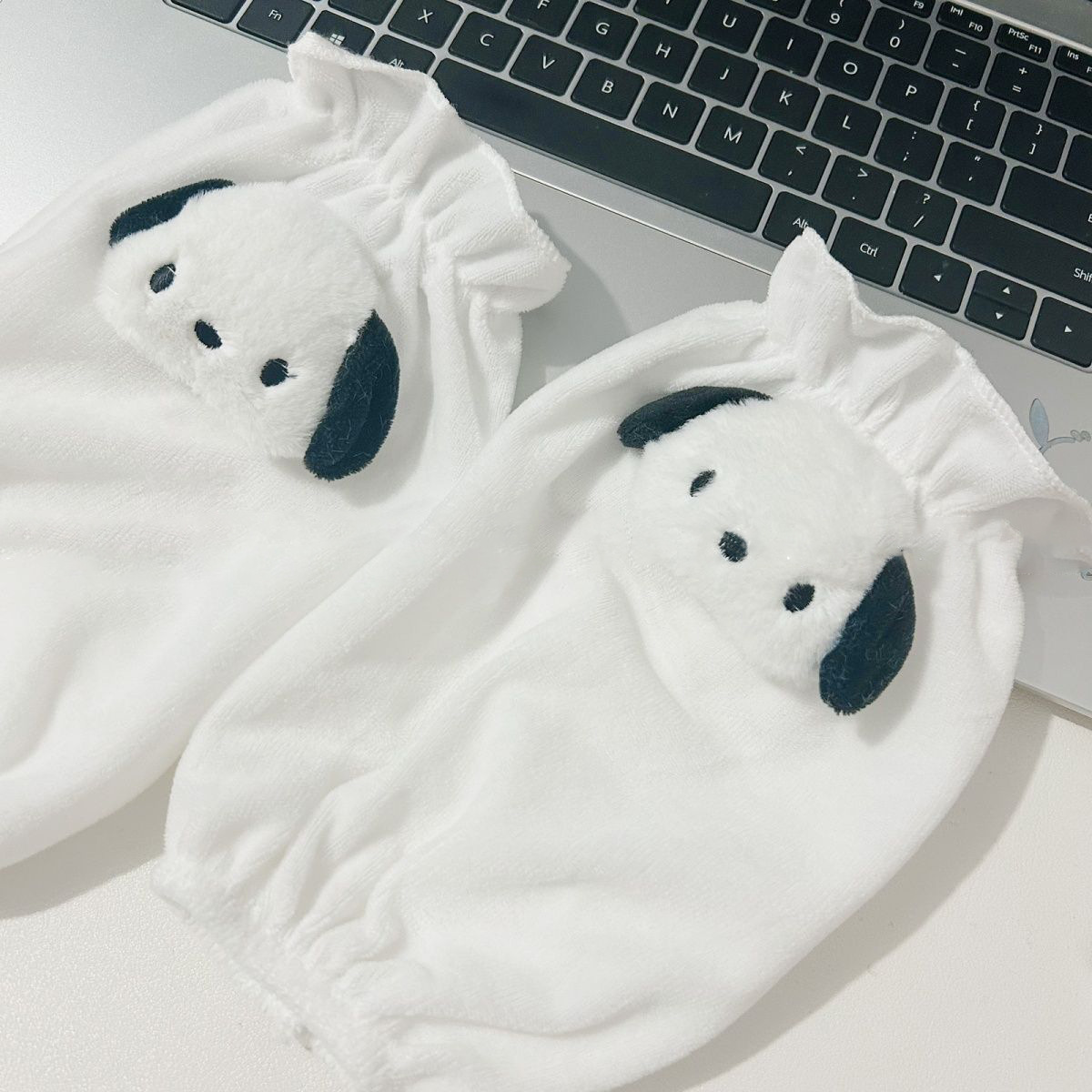 흰색 멍청한 손수건