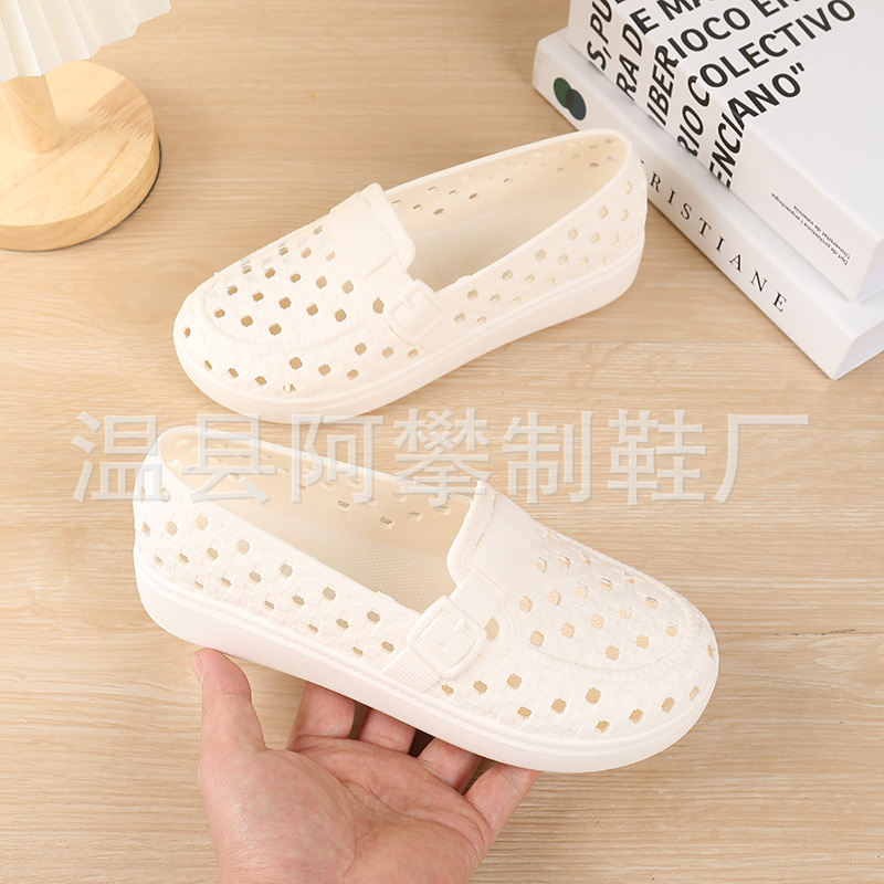 妈妈夏季女凉鞋软底舒适工作透气防滑镂空平底洞洞白色护士一脚蹬