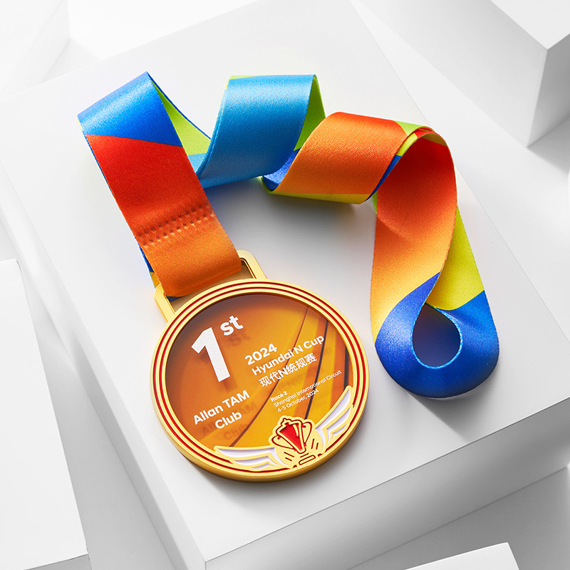 Medalla de cristal de metal de alta gama personalizada al por mayor competencia deportiva baloncesto para niños maratón de fútbol medalla de oro premios