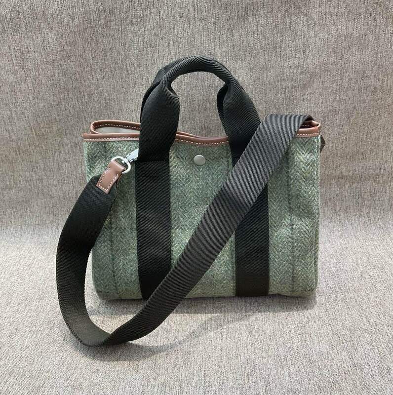 Garden Bag Wool Plaid with Imported First-Layer Cowhide Casual Canvas Handbag Single Shoulder Simple Crossbody Tote Bag Garden Bag Wool Plaid with Imported First-Layer Cowhide Casual Canvas Handbag Single Shoulder Simple Crossbody Tote Bag