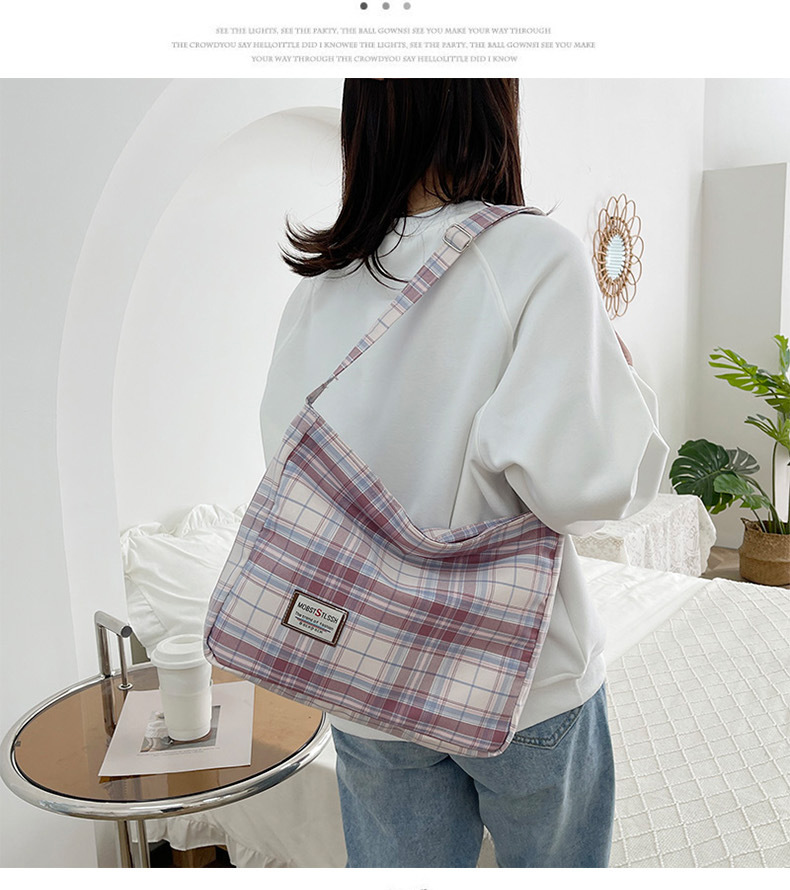 2022 New single-shoulder women's trendy checkered Korean style versatile crossbody bag for boys and girls, textbook bag undefined