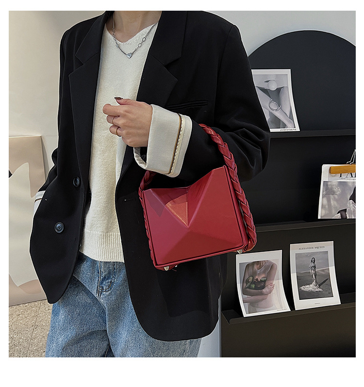 Nischendesign-Handtaschen für Damen, modisch und vielseitig, One-Shoulder-Crossbody-Tasche im ausländischen Stil in einfarbiger, faltbarer Bucket Bag im Trend_voghion.com